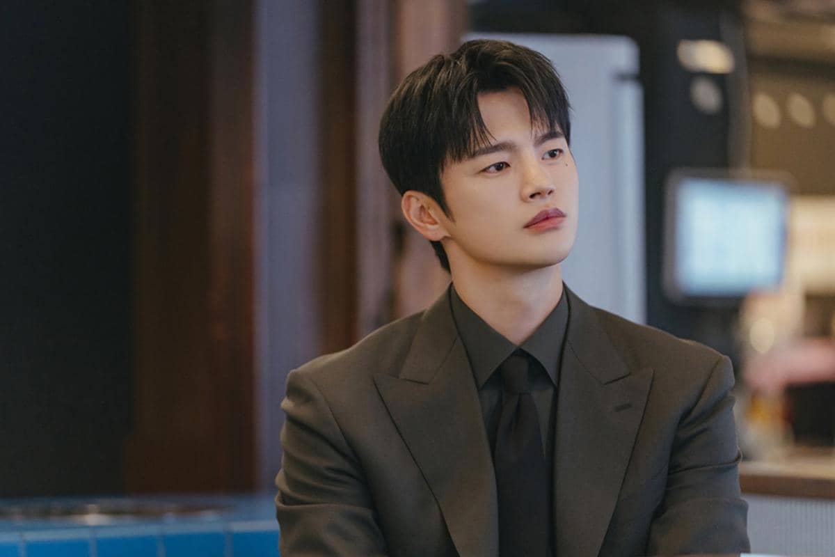 7 Stigma Negatif Kang Si Woo di Drakor See You at Work Tomorrow!