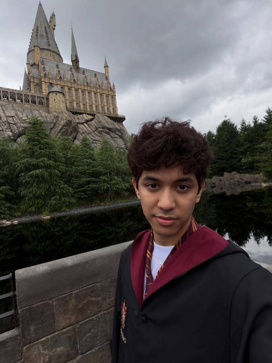 Abun Sungkar jalan-jalan di Universal Studio Jepang