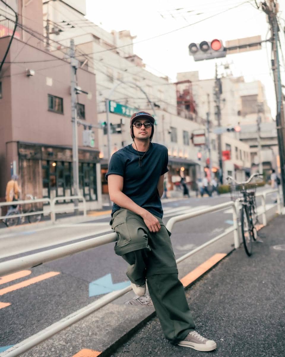 Omar Daniel jalan-jalan di Shimokitazawa