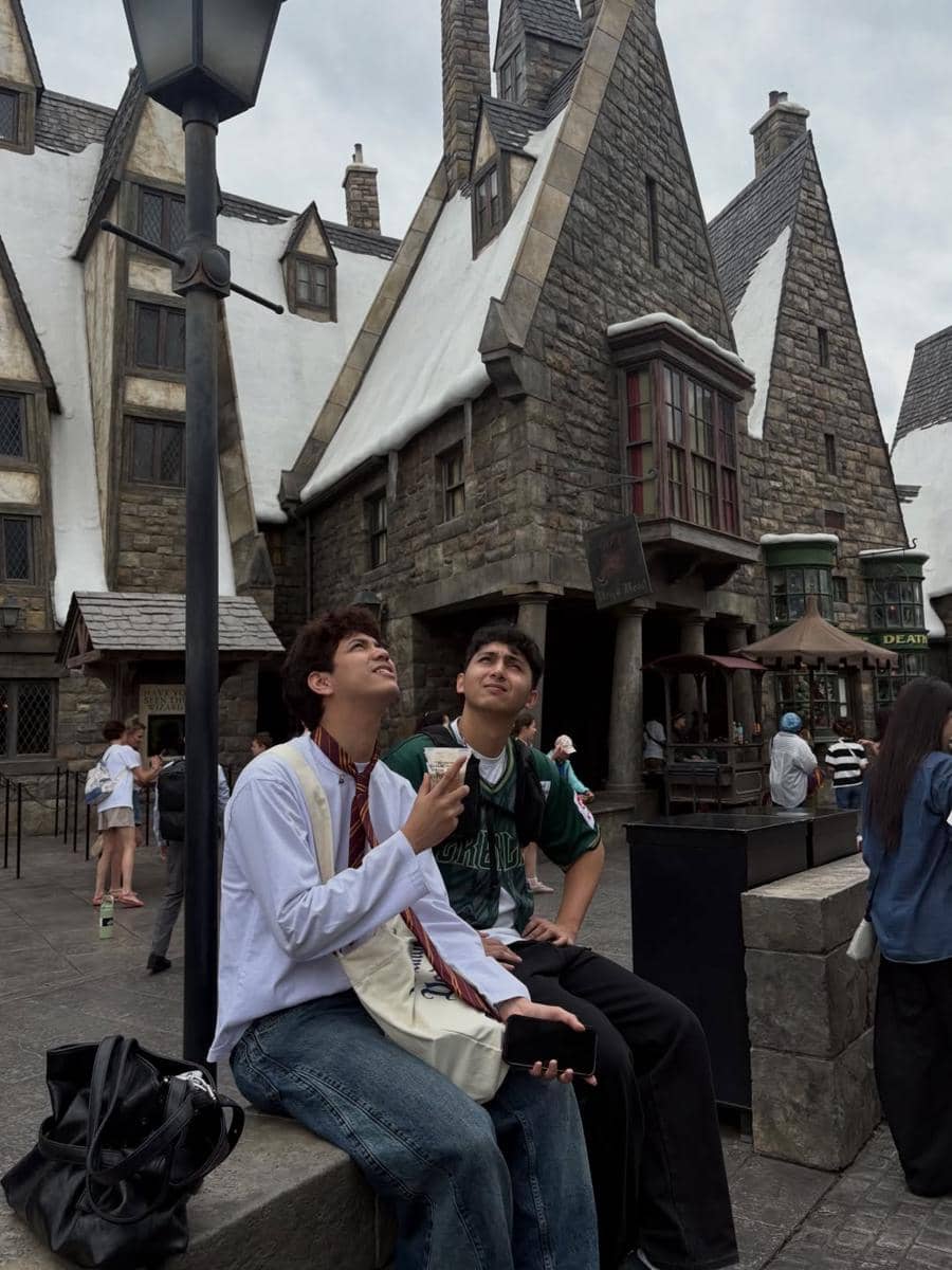 Abun Sungkar jalan-jalan di Universal Studio Jepang