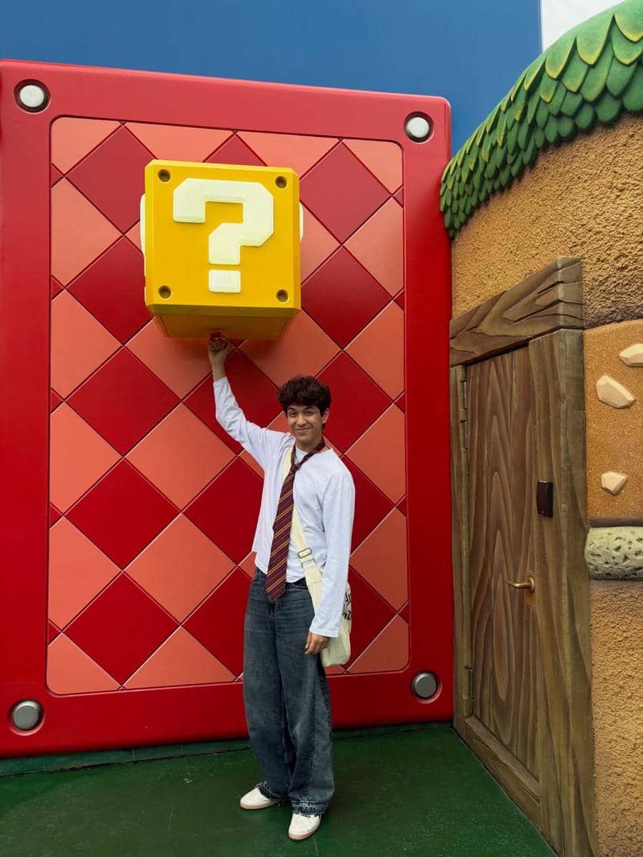 Abun Sungkar jalan-jalan di Universal Studio Jepang
