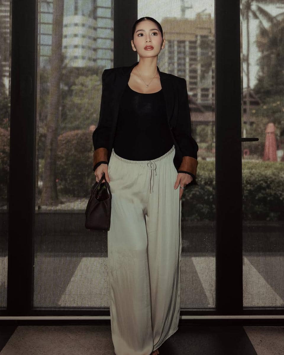 Inspirasi OOTD ala Debi Sagita