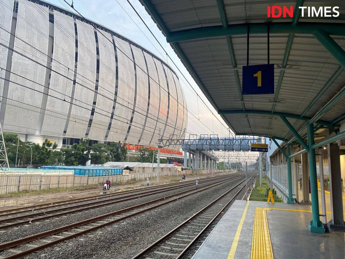 Menjajal Stasiun dan JPO JIS, Akses Nonton Konser-Bola Makin Mudah?