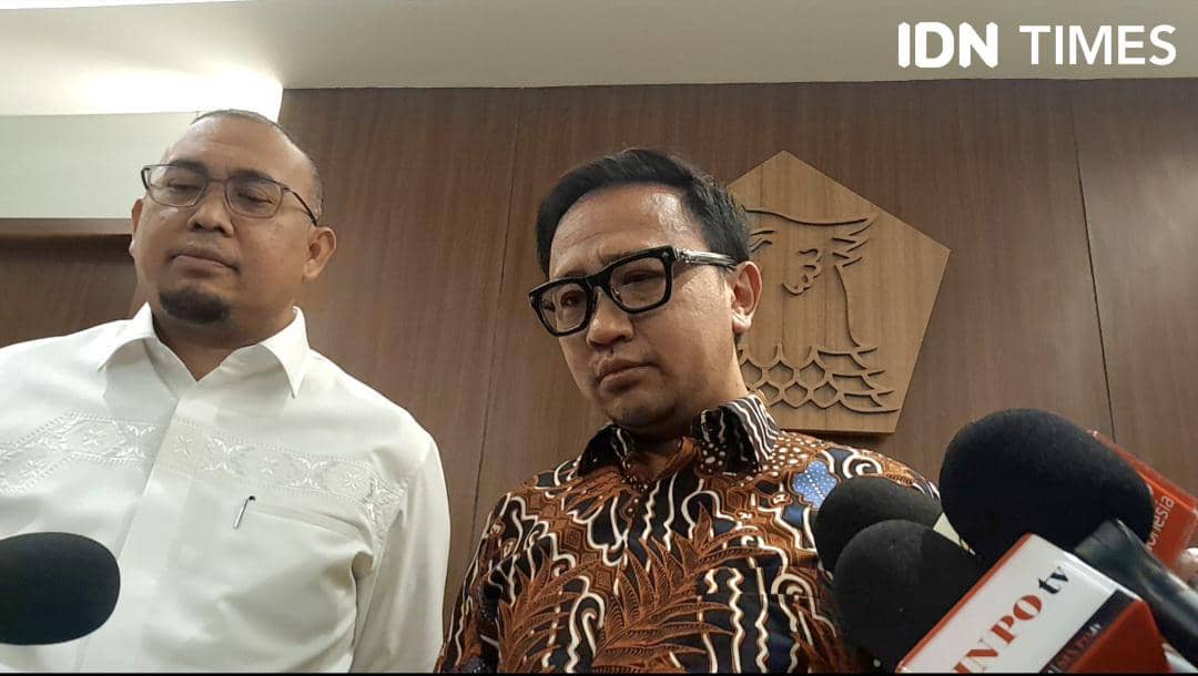CEK FAKTA: Budi Djiwandono Mulai Awasi Gerak-Gerik Gibran?