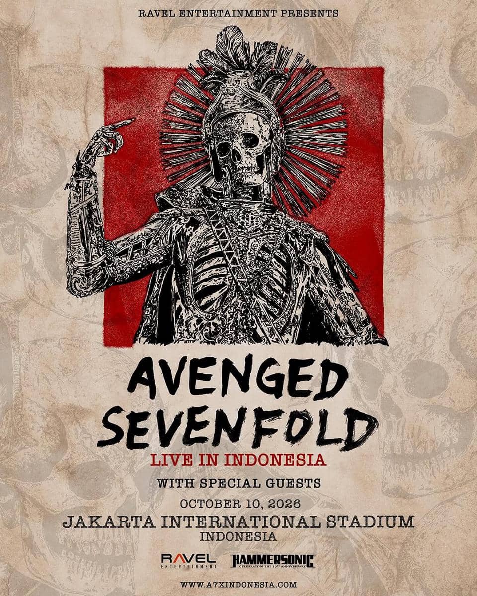 Poster konser Avenged Sevenfold Live in Indonesia menampilkan ilustrasi kerangka berpakaian zirah dengan latar merah dan teks jadwal konser di Jakarta International Stadium.