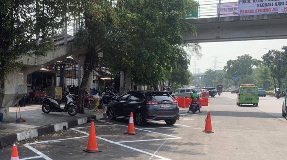 Dishub DKI mengatur Parkir Jalan Mayjen Sutoyo, Cawang.