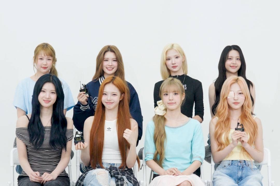 Delapan anggota Hearts2Hearts duduk bersama dalam wawancara dengan IDN Times untuk membahas comeback mereka berjudul 'Lemon Tang'.