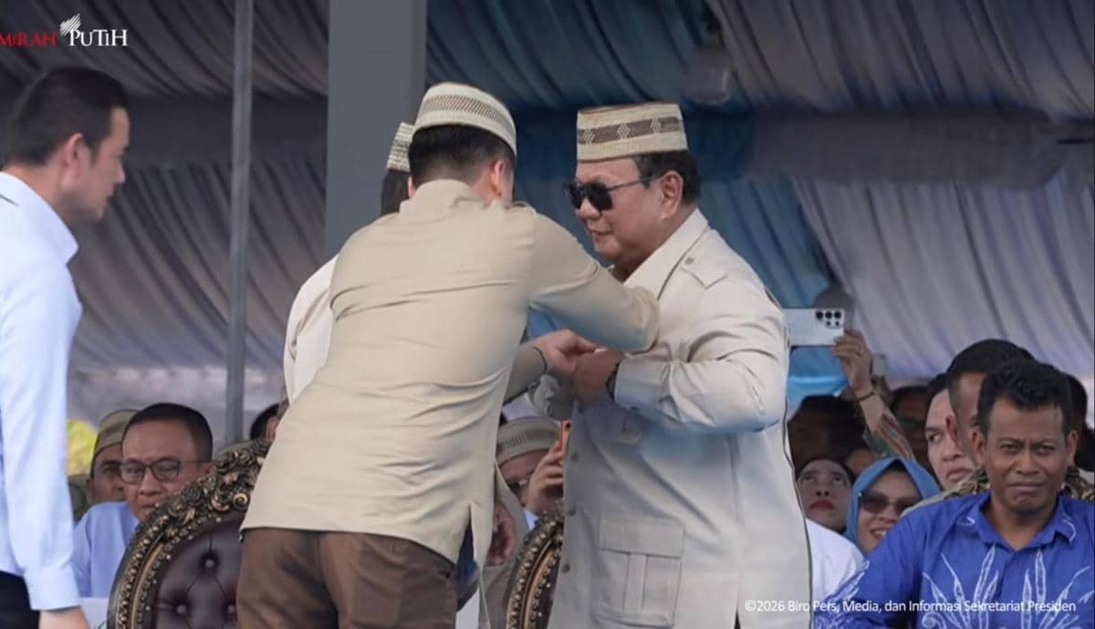 Prabowo Dapat Penghargaan Adhi Bhakti Tani Nelayan Maha Utama