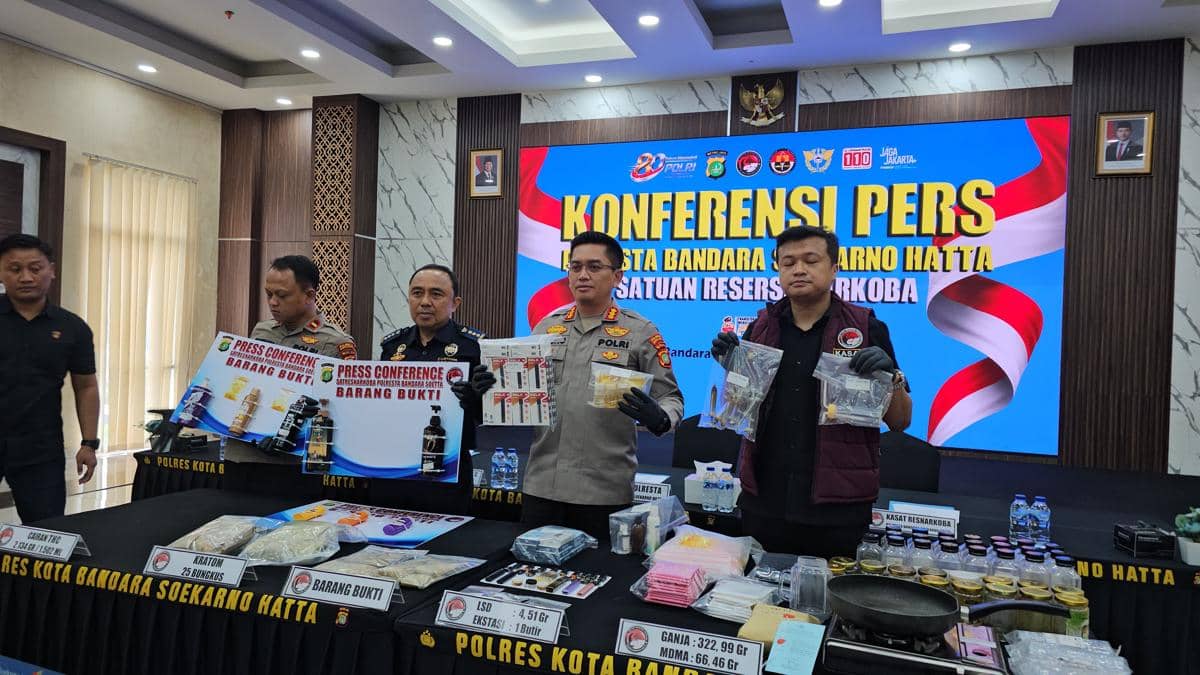 Polres Bandara Soetta Tangkap WNA Racik Ganja Cair untuk Vape 