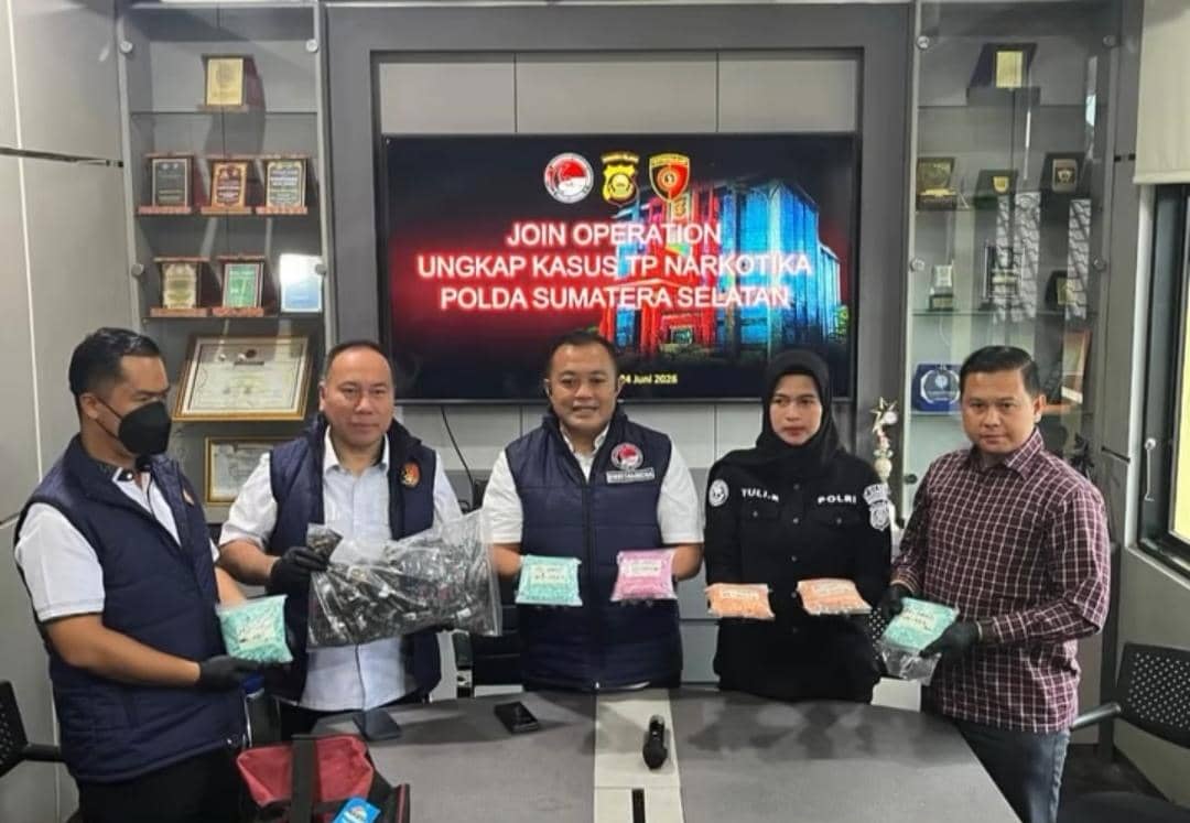 Ditresnarkoba Polda Sumsel berhasil menggagalkan pengiriman paket narkoba dari Medan.