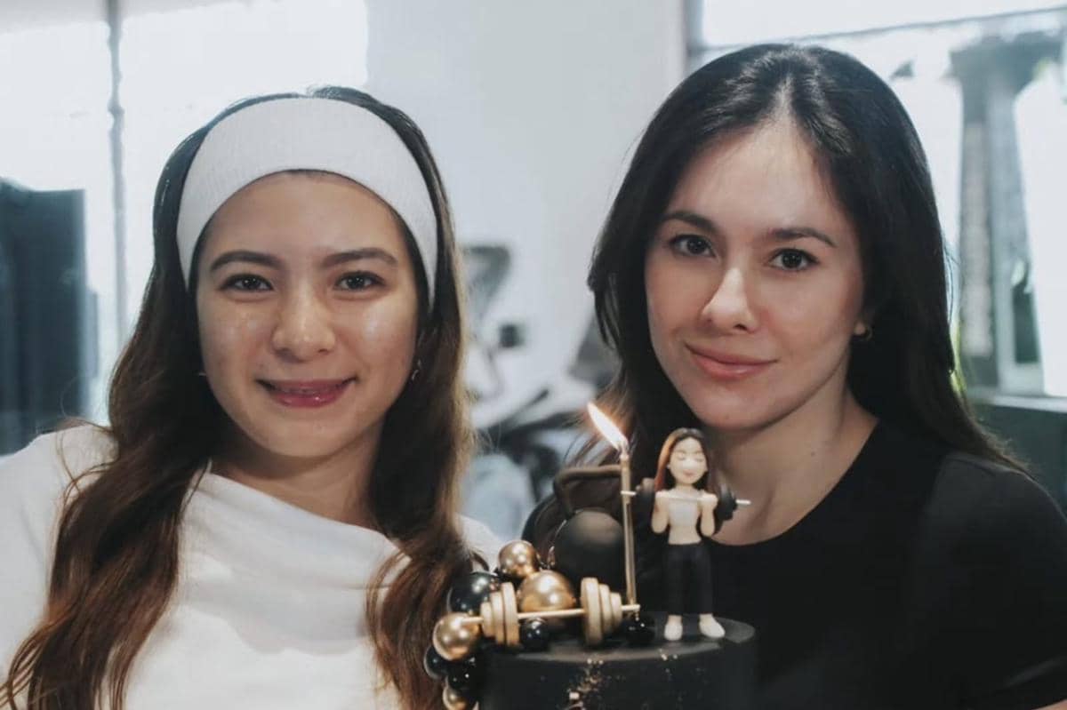 Hangat dan Dirayakan Keluarga, Ini Momen Ultah ke-28 Shalom Razade