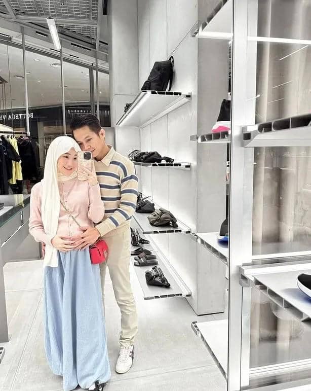 Kebersamaan Larissa Chou dan Ikram Rosadi (instagram.com/larissachou)