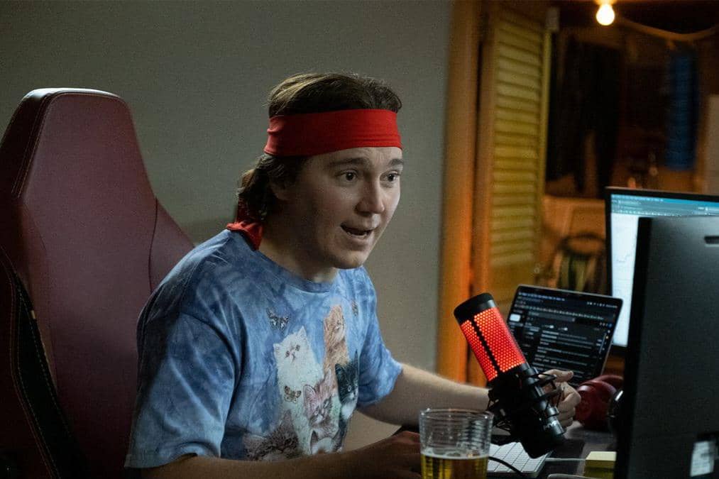 adegan dalam film Dumb Money