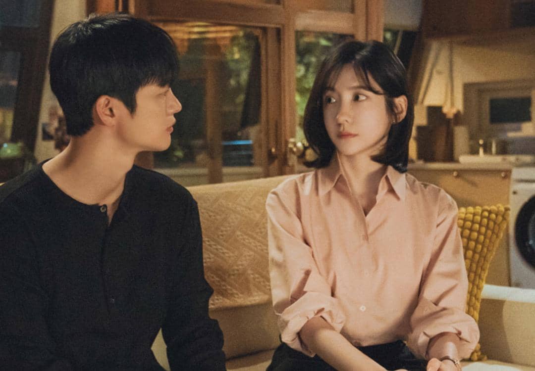 5 Pengaruh Si Woo terhadap Ji Yoon di See You at Work Tomorrow