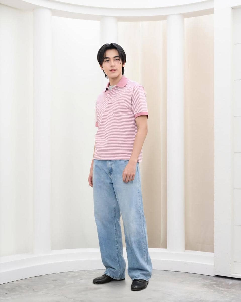 Gaya Pakai Sepatu Hitam ala Gorn PROXIE