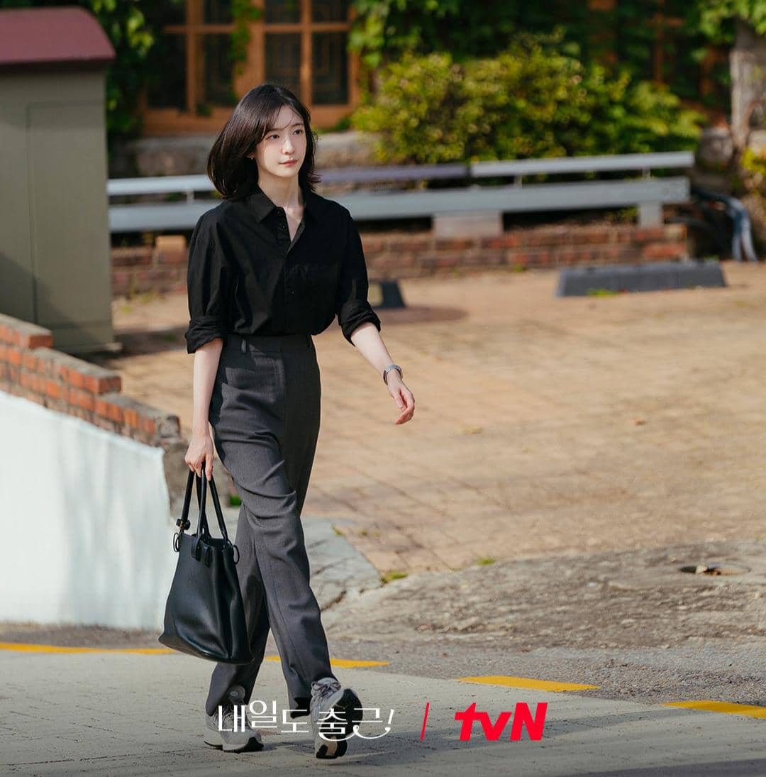 7 Alasan Cha Ji Yoon Pulang Tenggo di See You at Work Tomorrow