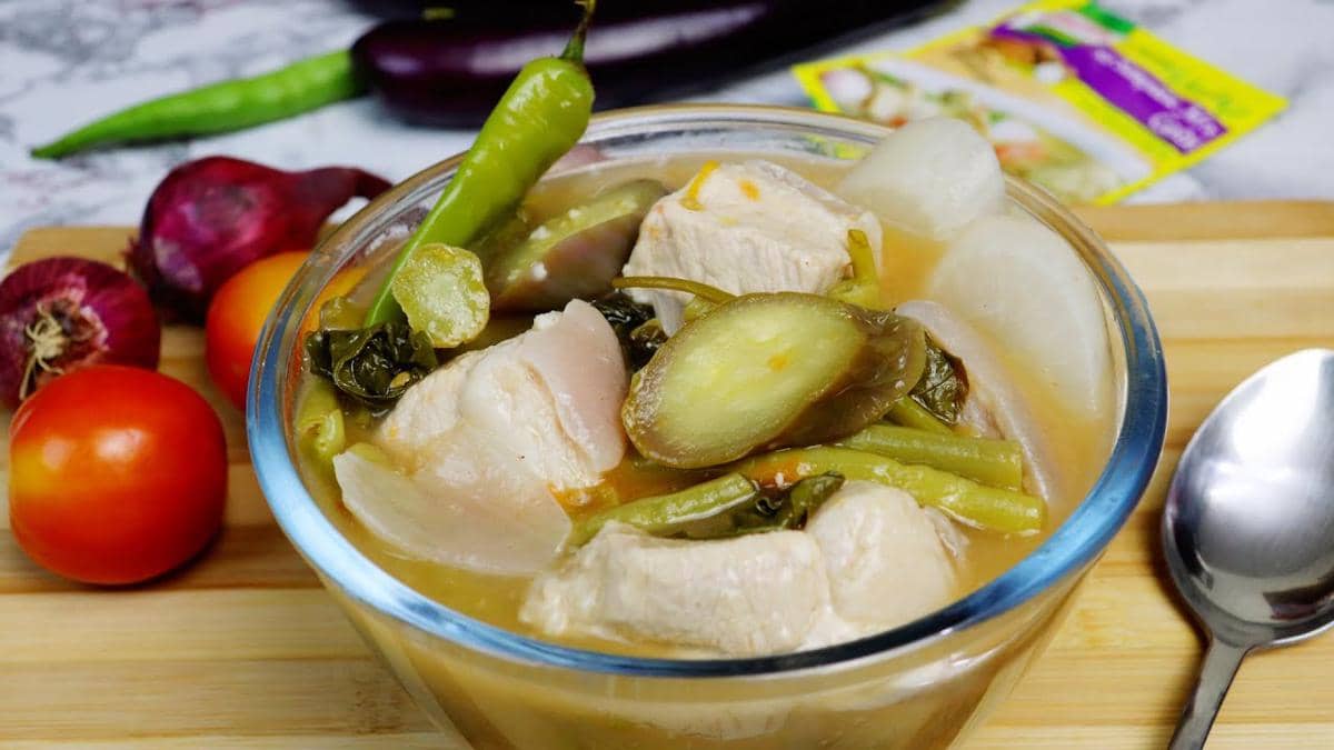 Resep Sinigang na Baboy, Sup Babi yang Asam dan Menyegarkan Khas Filipina