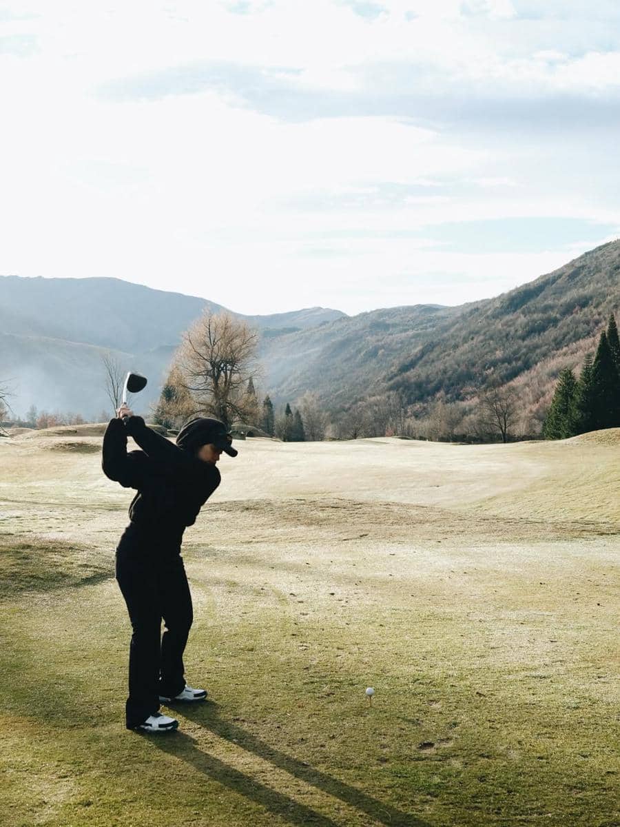 Ayudia Bing Slamet main golf di New Zealand