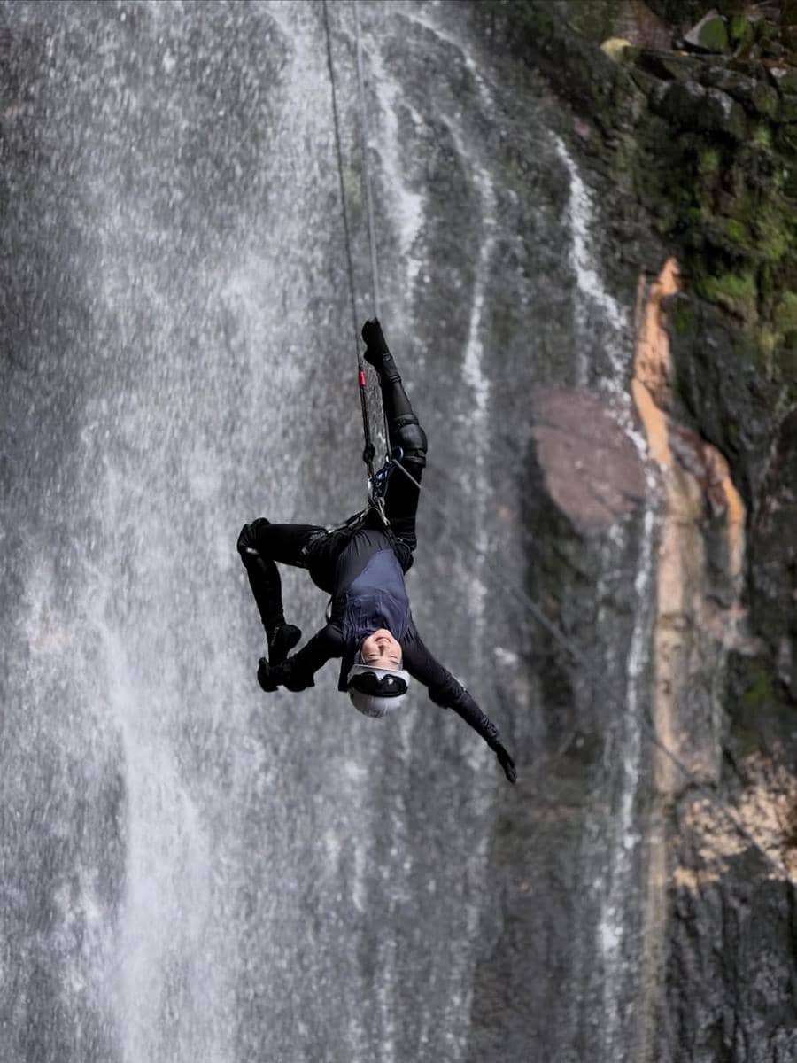 Ria Ricis jajal olahraga ekstrem canyoning
