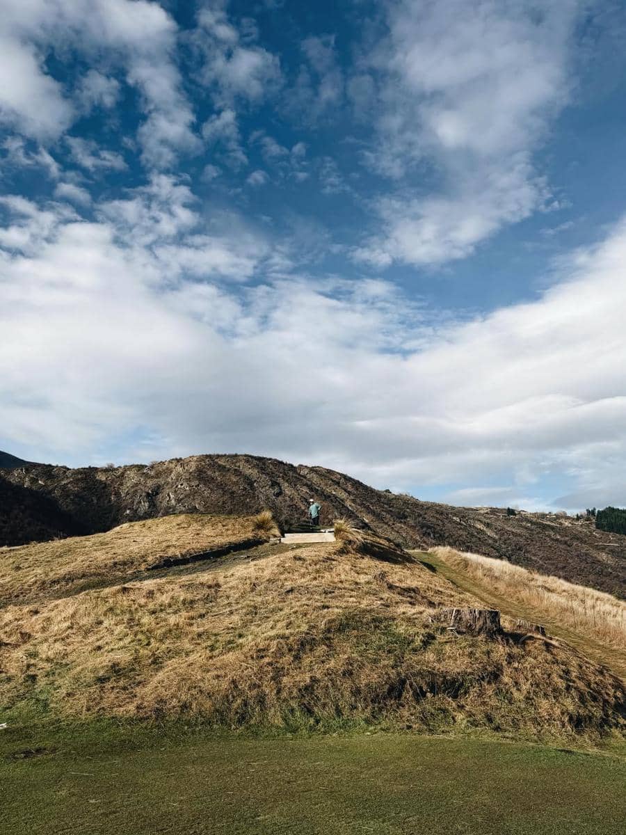 Ayudia Bing Slamet main golf di New Zealand