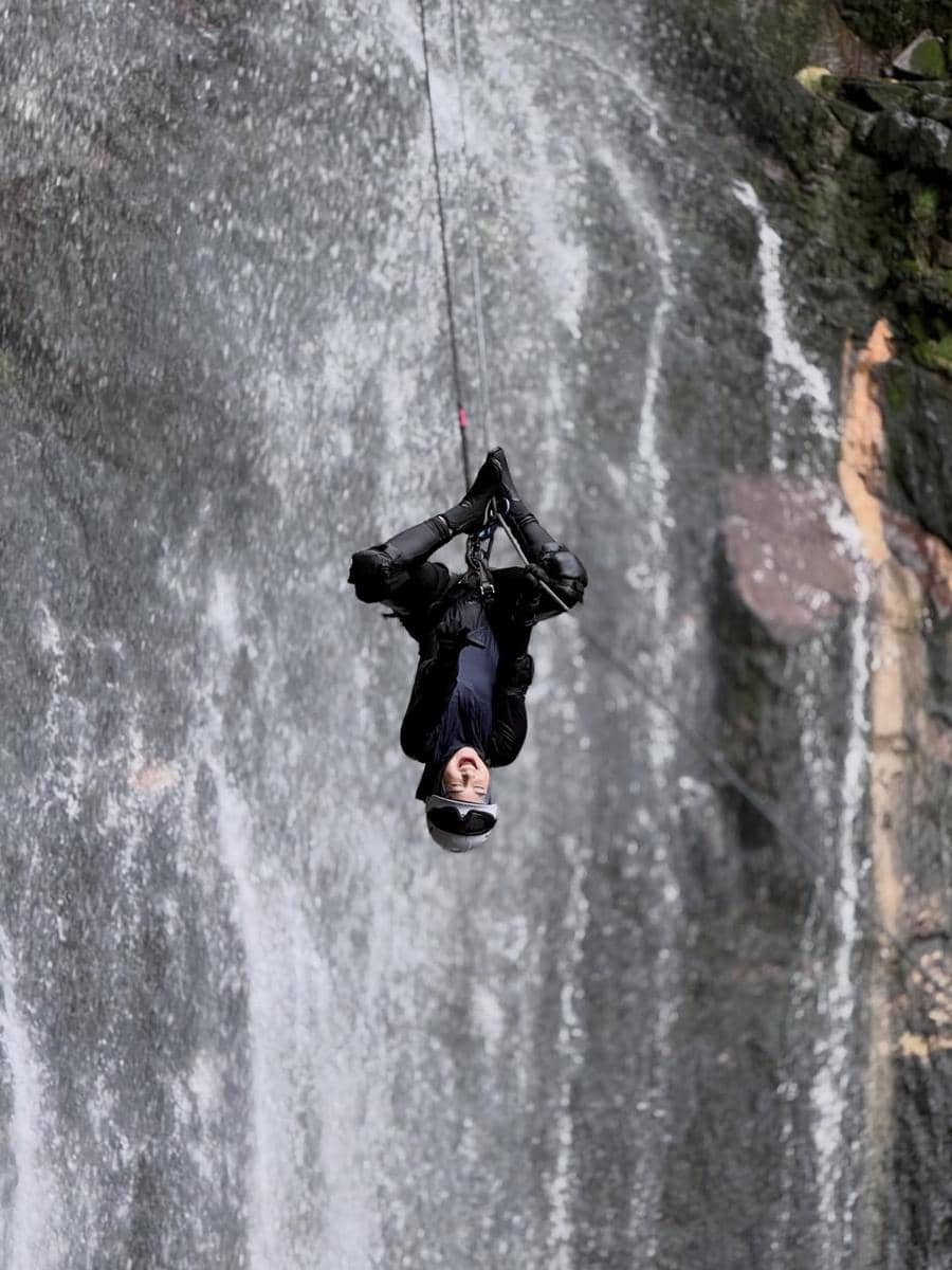Ria Ricis jajal olahraga ekstrem canyoning
