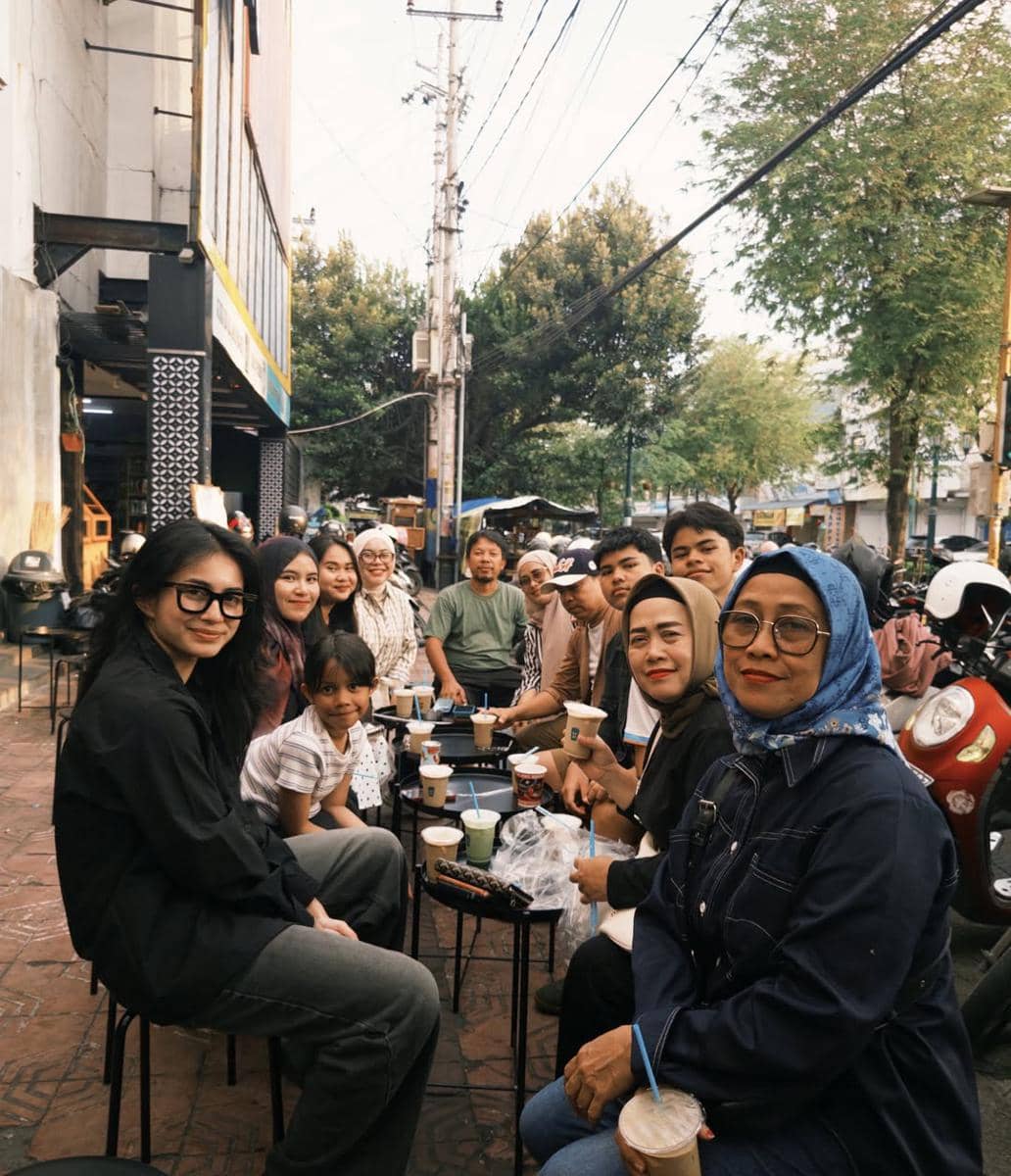 Sintya Marisca liburan bareng keluarga di Dieng