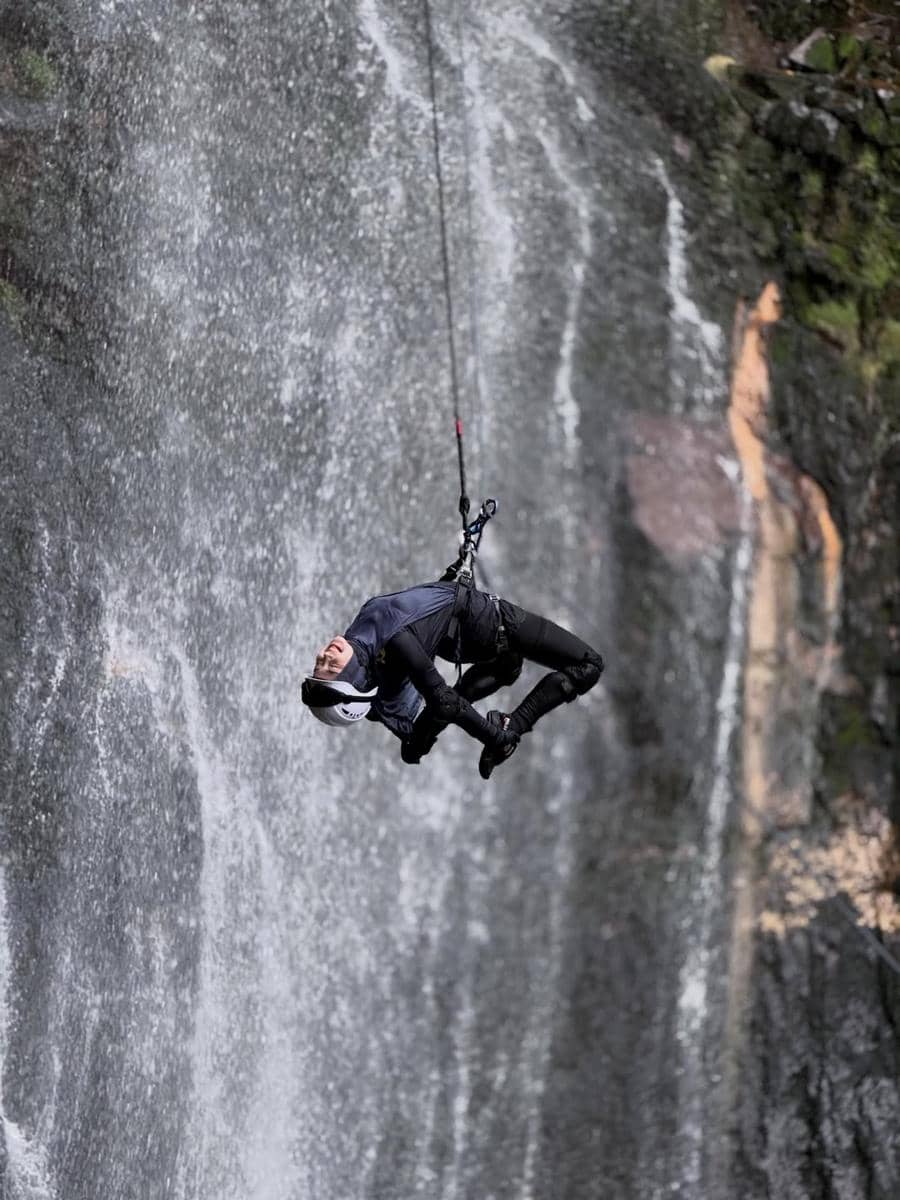 Ria Ricis jajal olahraga ekstrem canyoning