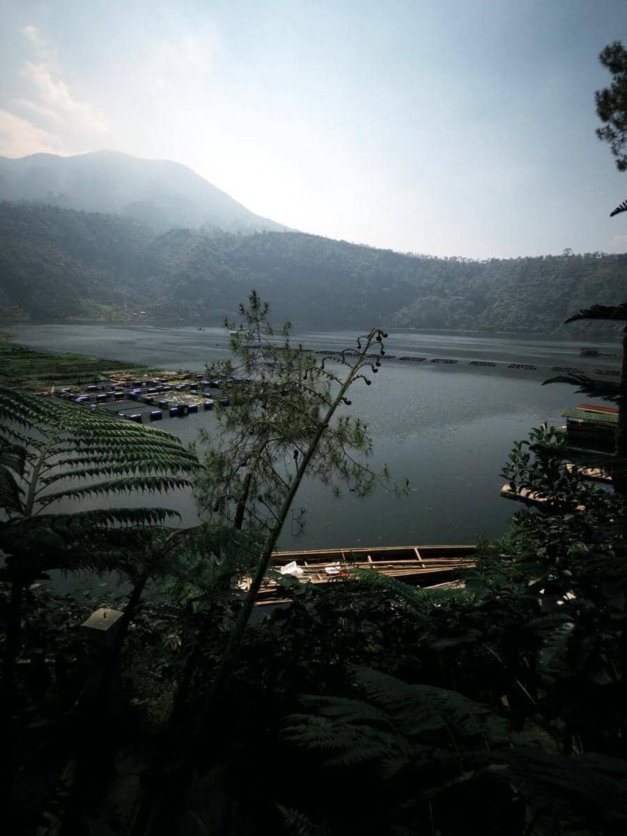 Sintya Marisca liburan bareng keluarga di Dieng