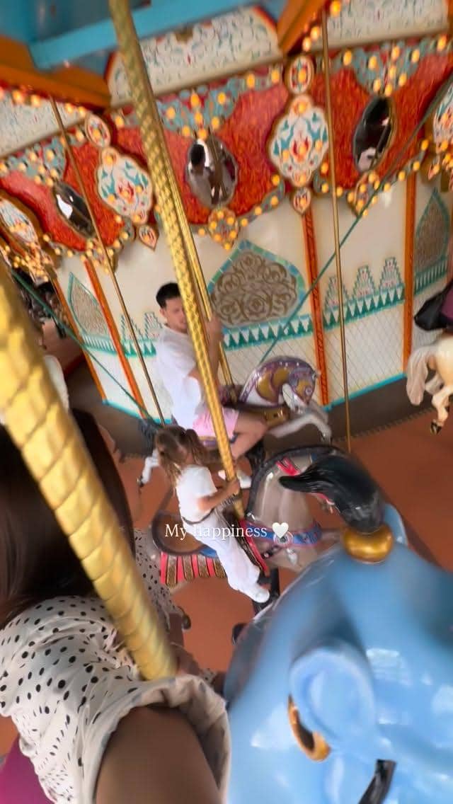 Keluarga Jennifer Coppen liburan di Tokyo Disney Sea