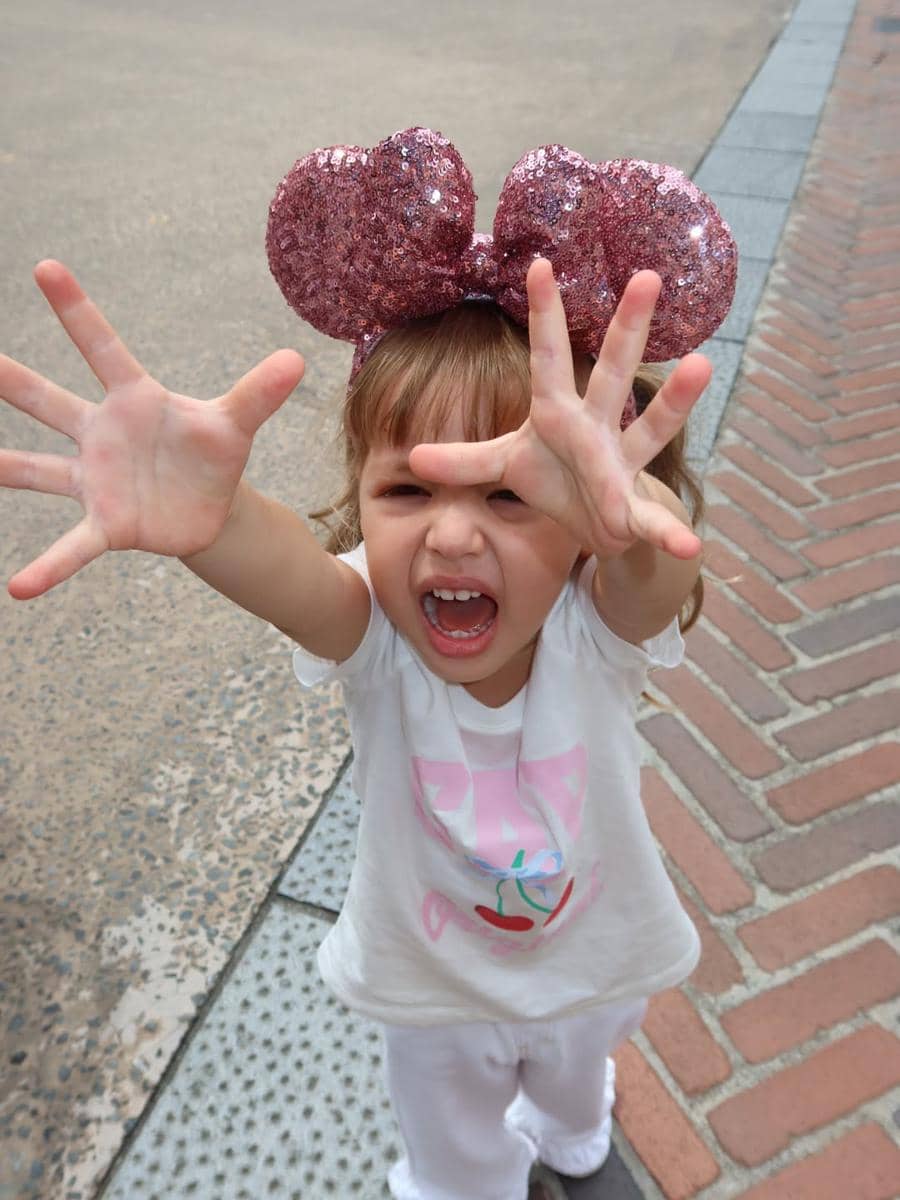 Keluarga Jennifer Coppen liburan di Tokyo Disney Sea