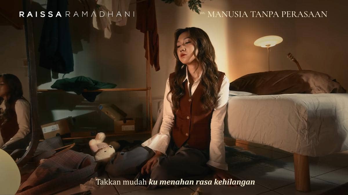 cuplikan video klip "Manusia Tanpa Perasaan"