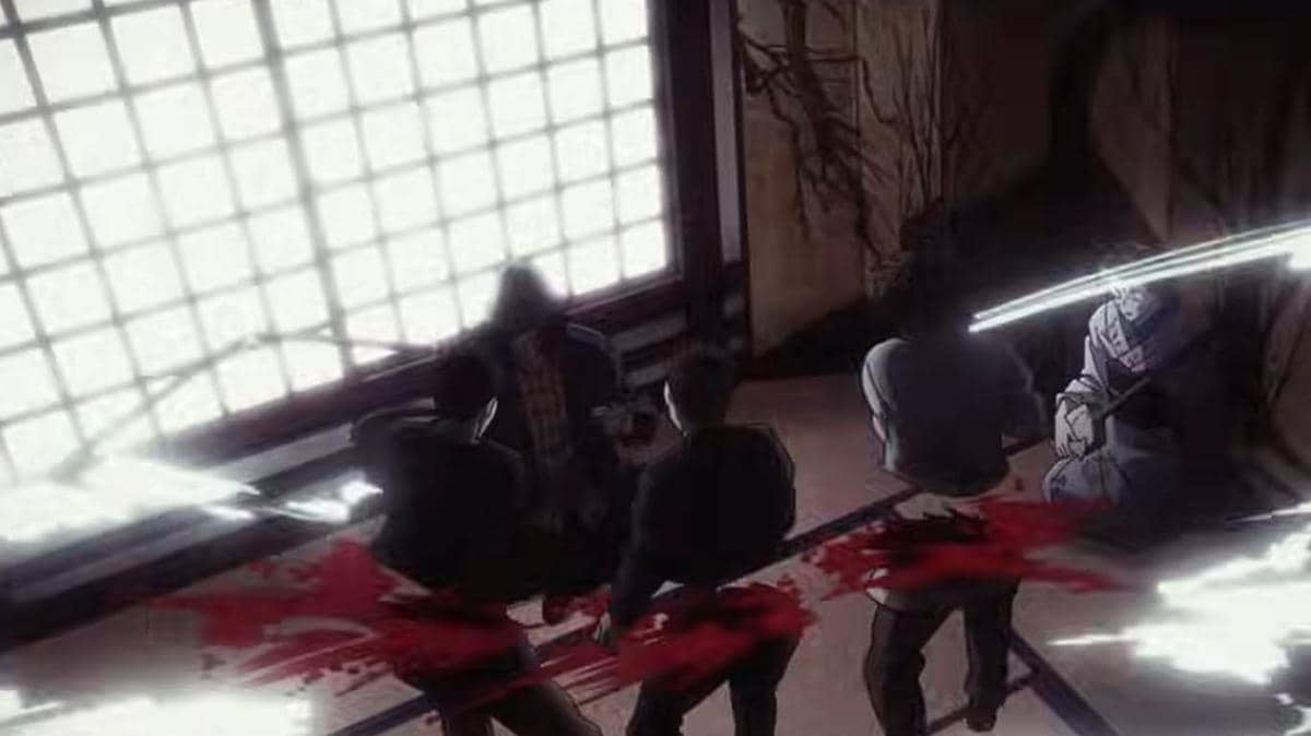 Adegan anime menampilkan karakter berjubah gelap menyerang sekelompok musuh di ruangan tradisional dengan percikan darah di lantai.