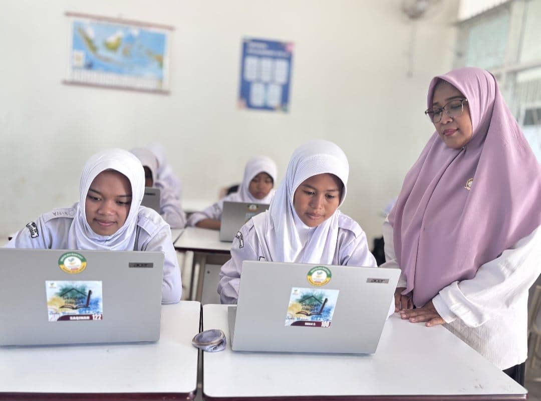 Suasana belajar mengajar di SRMP 23 Makassar. Dok. Istimewa