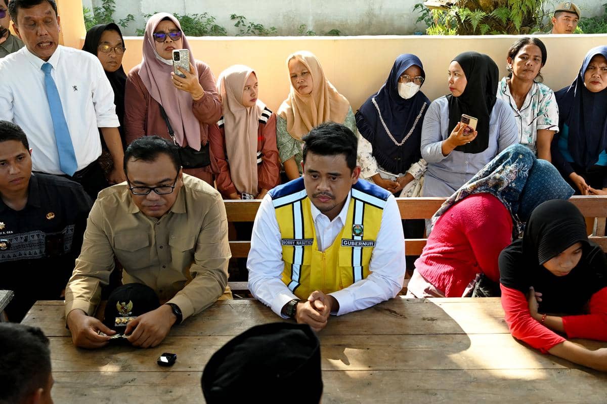 Gubsu tinjau jalan rusak Galang (2).jpg.jpeg