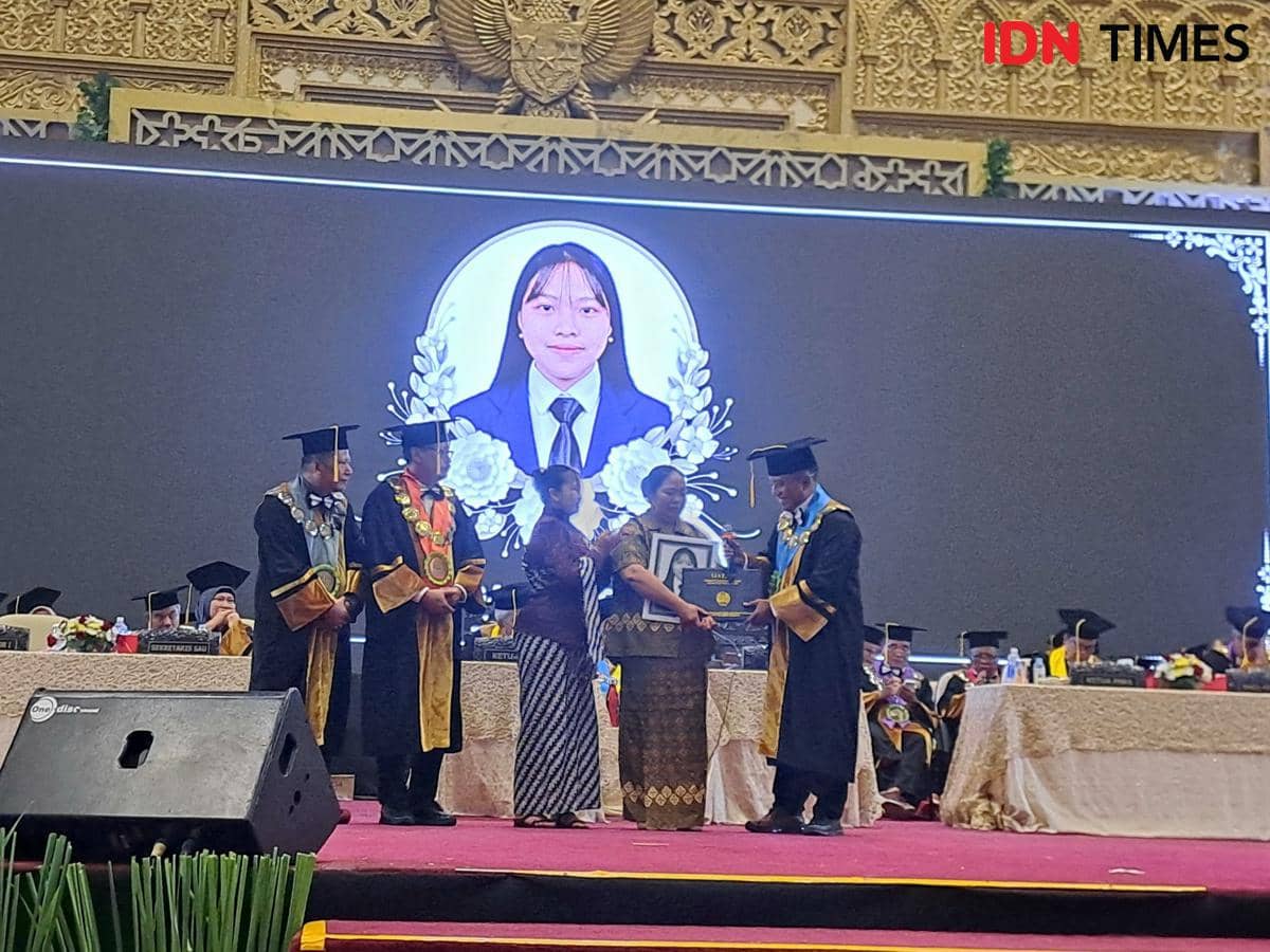 Di Balik Foto Wisuda, Air Mata Ibu yang Mengantar Mimpi Terakhir Linda