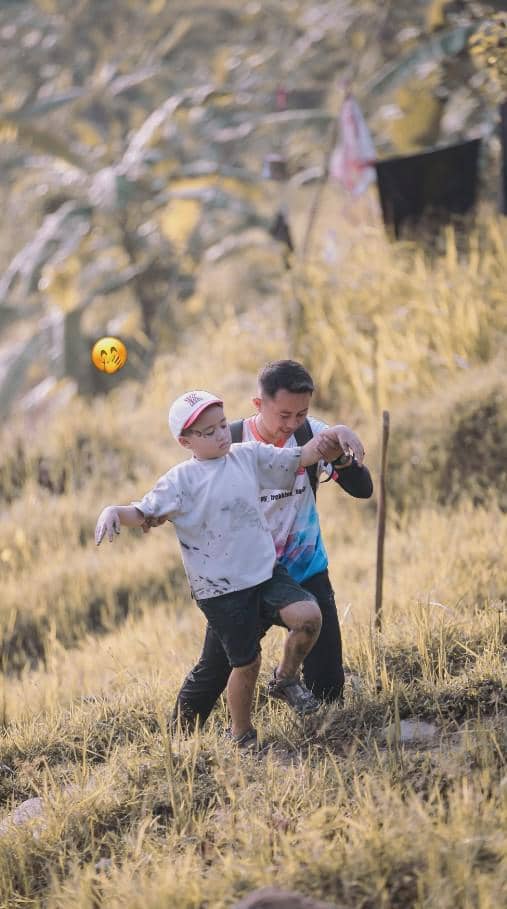 Citra Kirana dan Rezky Trekking (instagram.com/citraciki)