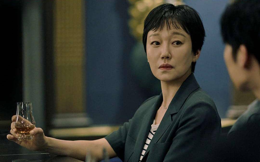 Jin Kyung di drama Notes from the Last Row