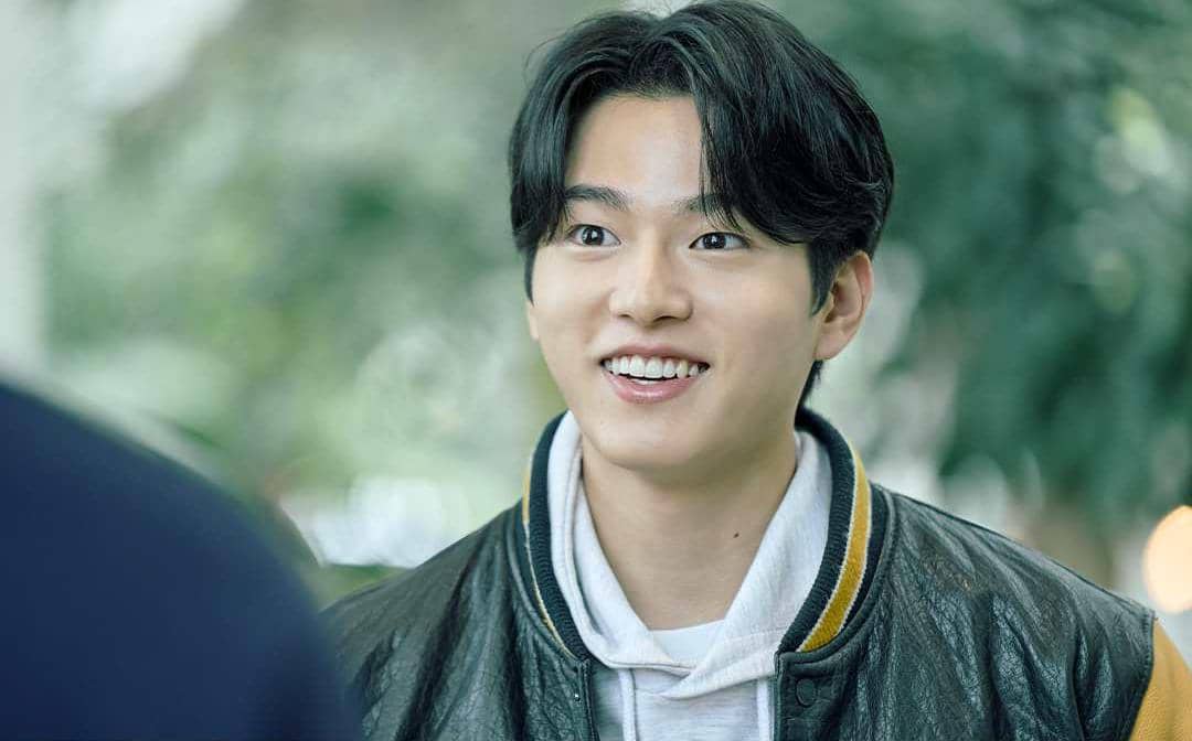 Lee Jin Woo di drama Notes from the Last Row