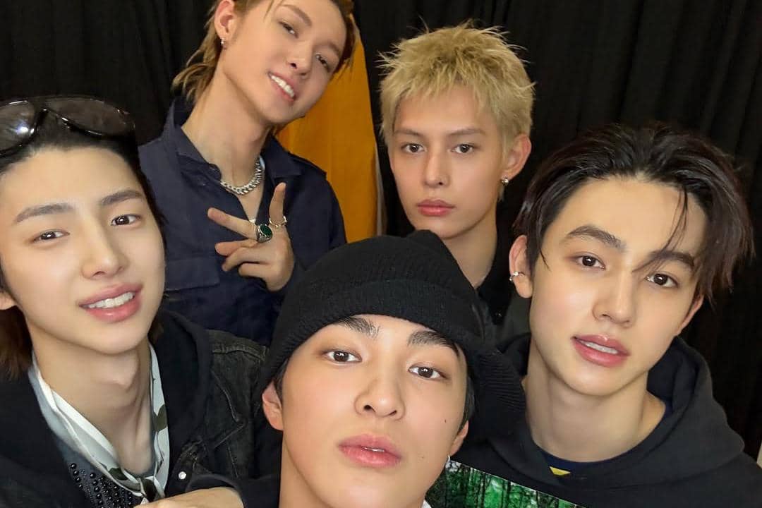 CORTIS Dituding Datang Telat dan Buat Pesawat Delay, BigHit Buka Suara