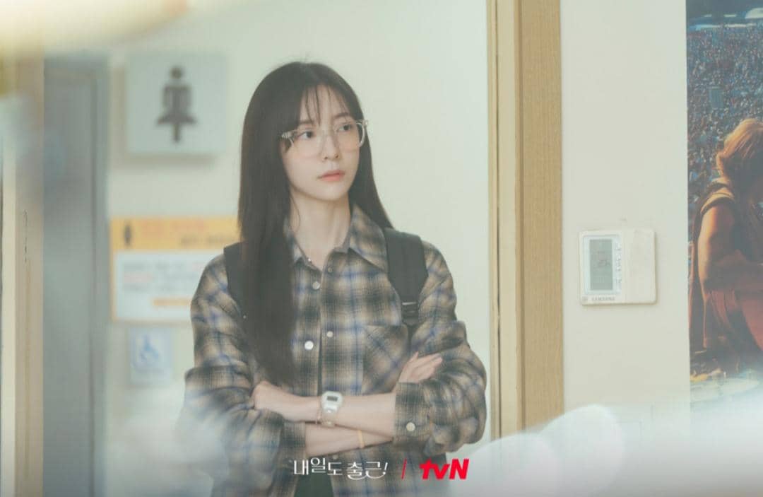 cuplikan drama See You at Work Tomorrow