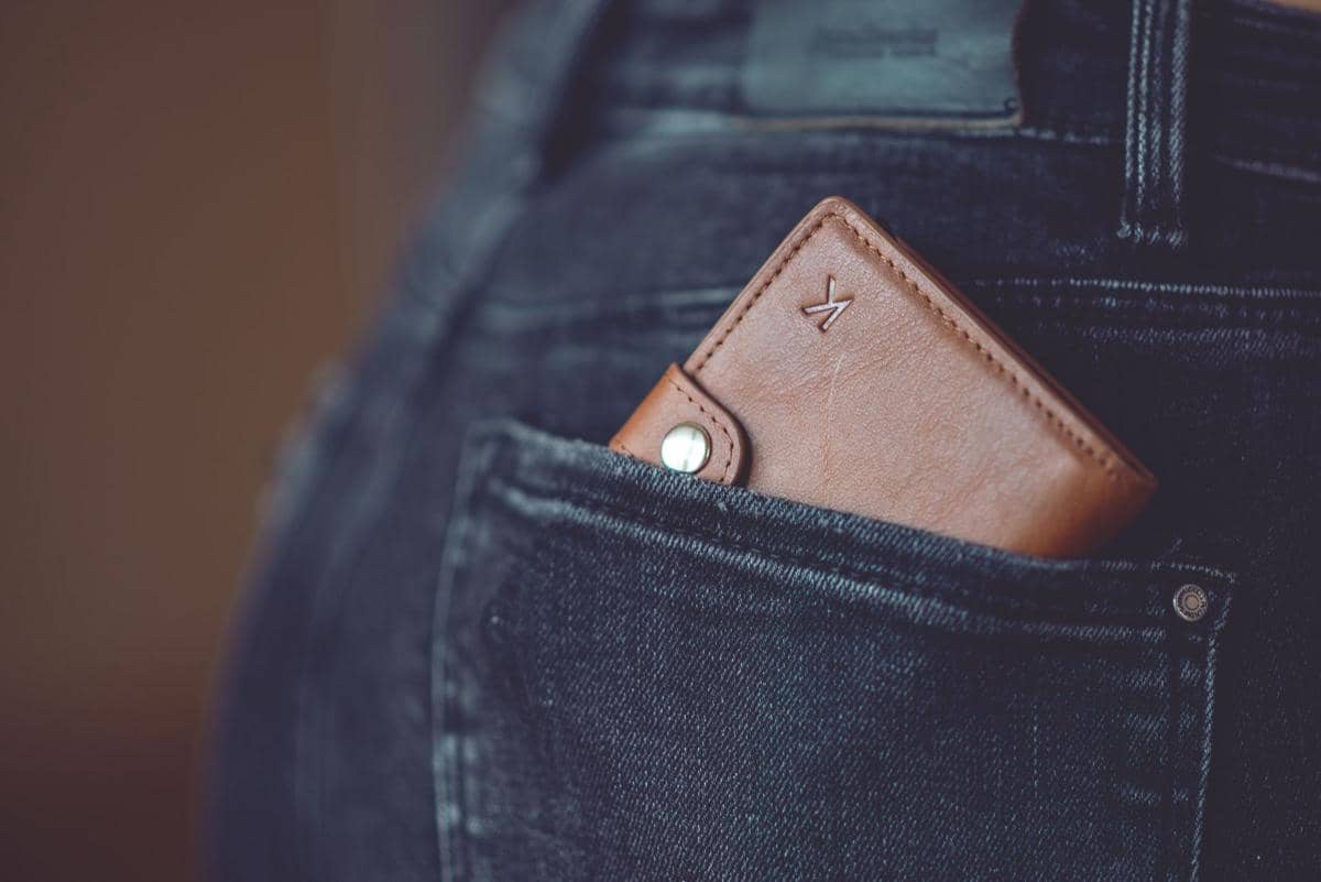 Di Tengah Era Dompet Digital, Kenapa Pria Masih Suka Dompet Kulit?