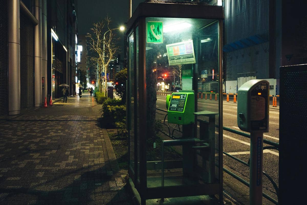 ilustrasi telepon umum di Jepang