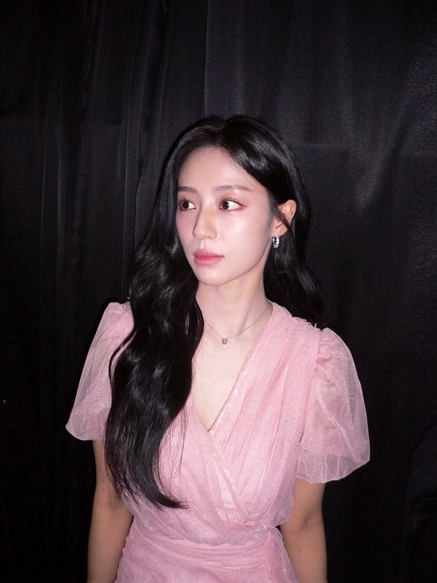 Potret Kang Min Ah