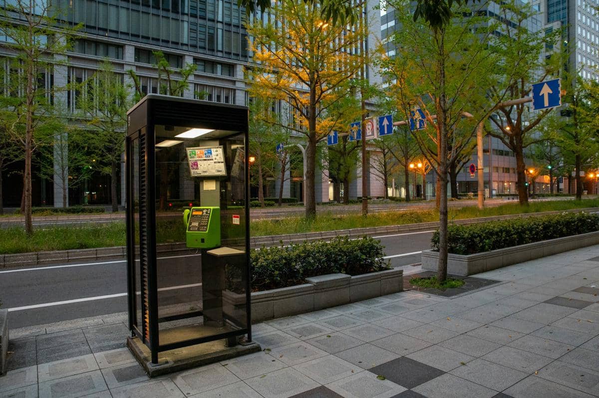 Unik! Ini Alasan Jepang Tetap Rawat Telepon Umum di Era Modern