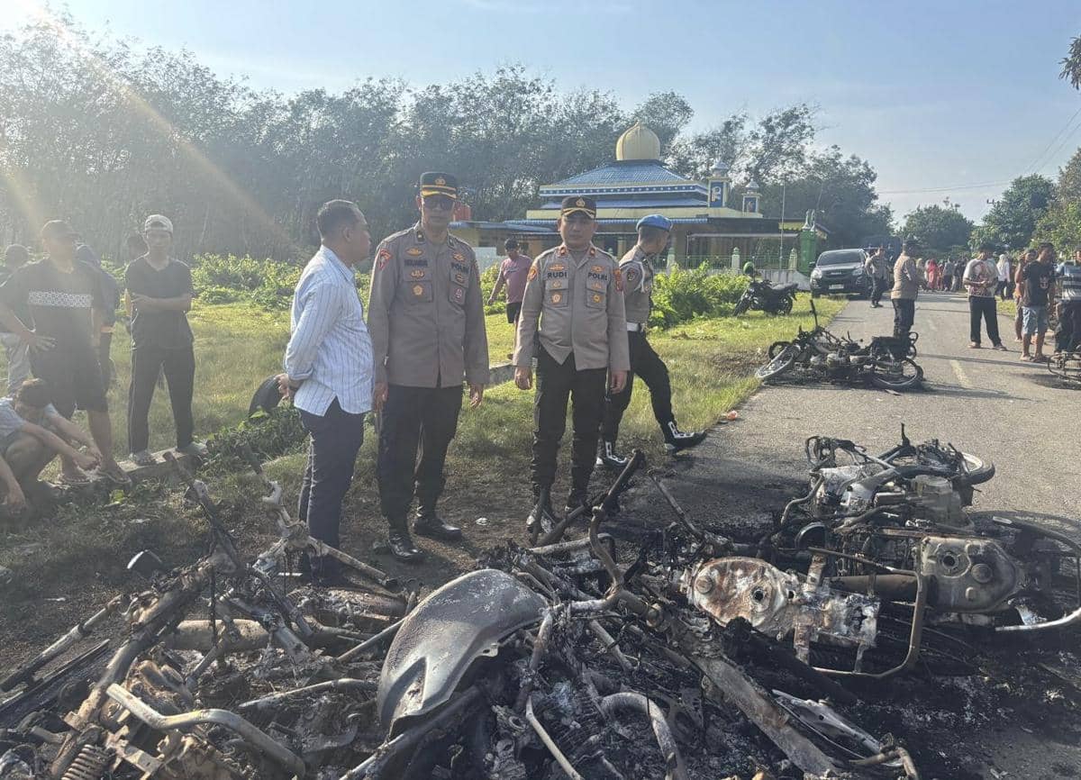 Konflik Lahan PT Bridgestone dan Masyarakat Sergai, Puluhan Kendaraan Terbakar