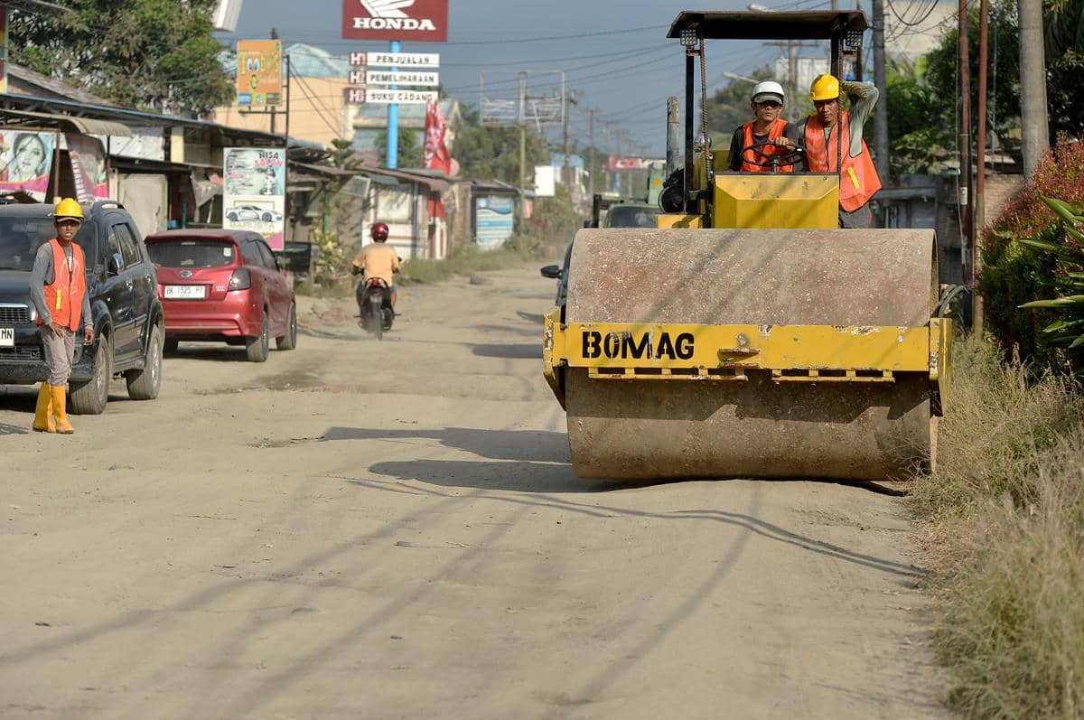 Pelaku UMKM Galang Terdampak Jalan Rusak, Gubernur Sumut Janjikan Perbaikan
