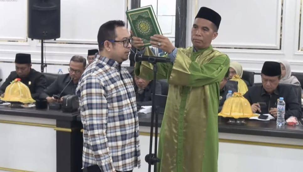 Khaerul Aco, suami Bupati Gowa, Husniah Talenrang, mengungkap dugaan perselingkuhan yang menyeret nama istrinya dalam sidang Panitia Khusus 