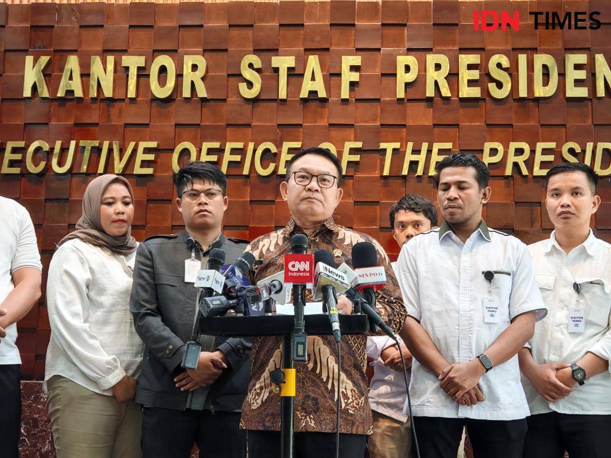 Kepala Staf Kepresidenan (KSP), Jenderal TNI (Purn) Dudung Abdurachman, menerima aliansi pendukung MBG di kantor KSP, Jumat (26/6/2026) (IDN
