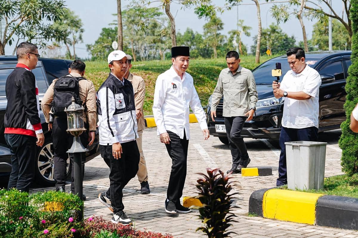 Presiden Ketujuh RI, Joko "Jokowi" Widodo tiba di Bandara Raden Inten II, Lampung pada Jumat (26/6/2026) (Dok. Istimewa) 