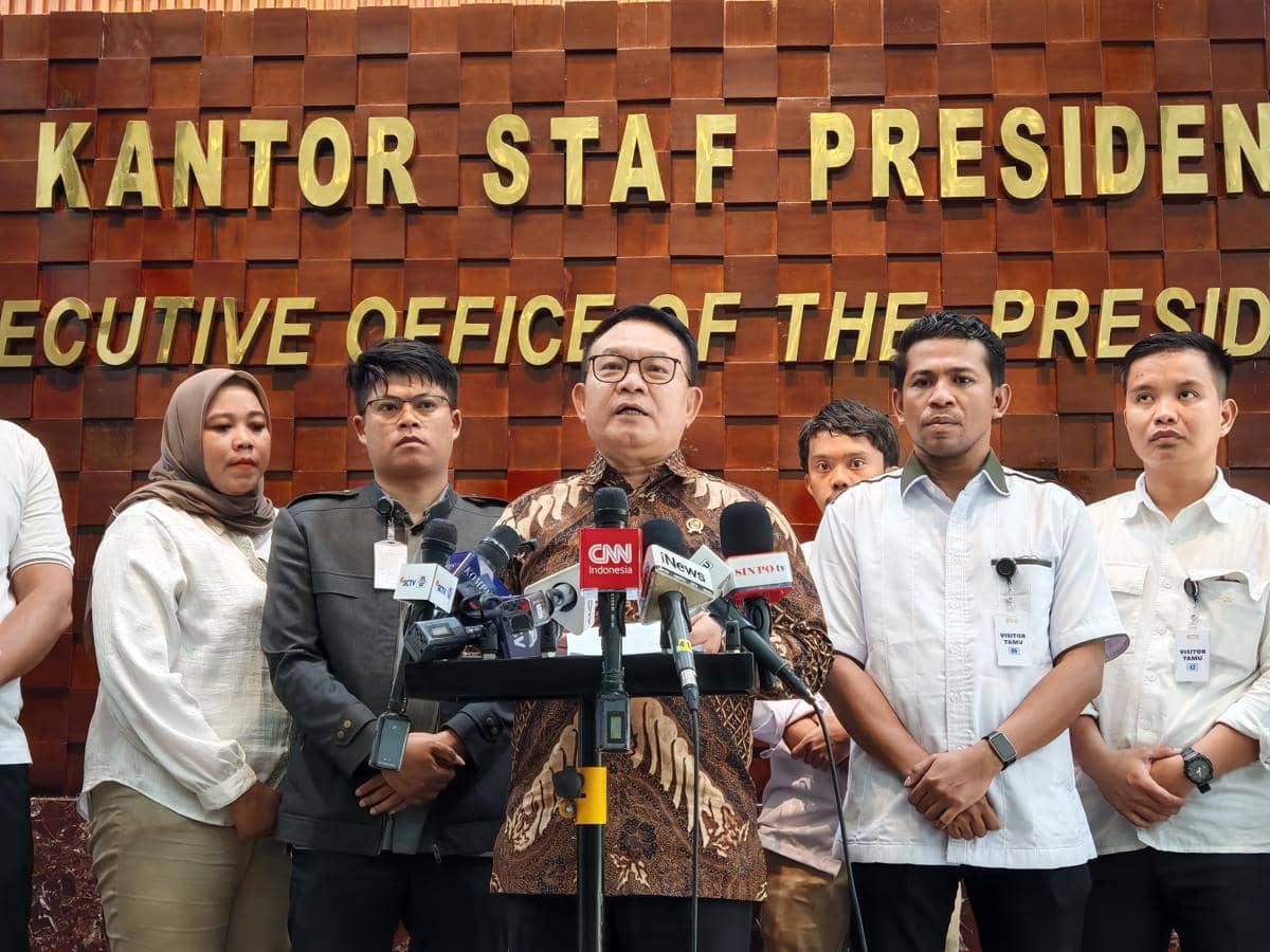 Kepala Staf Kepresidenan (KSP), Jenderal TNI (Purn) Dudung Abdurachman, menerima aliansi pendukung MBG di kantor KSP, Jumat (26/6/2026) (IDN